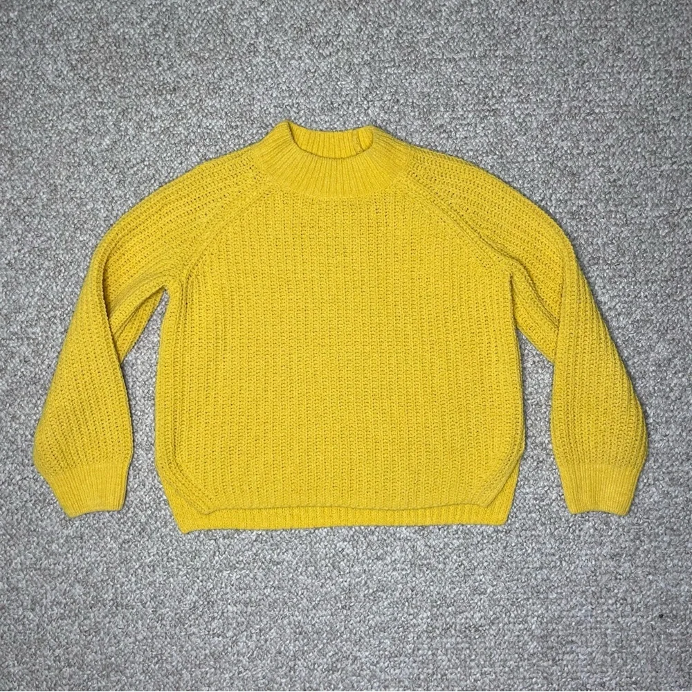 Old Navy sweater